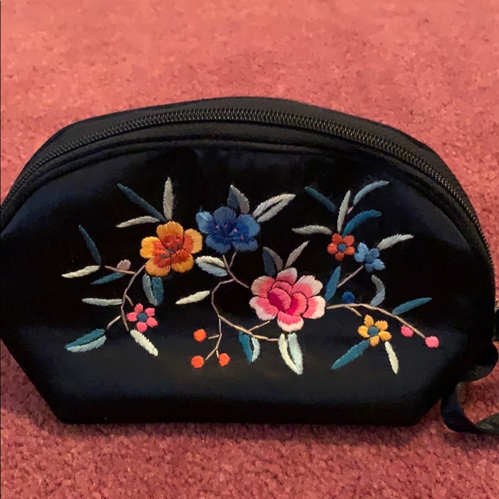 Make up bag 7.5 by 3”